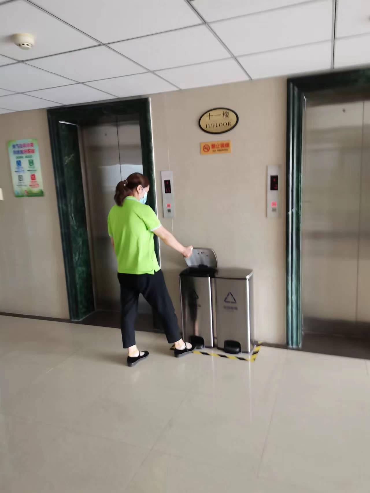 1258566302.jpg