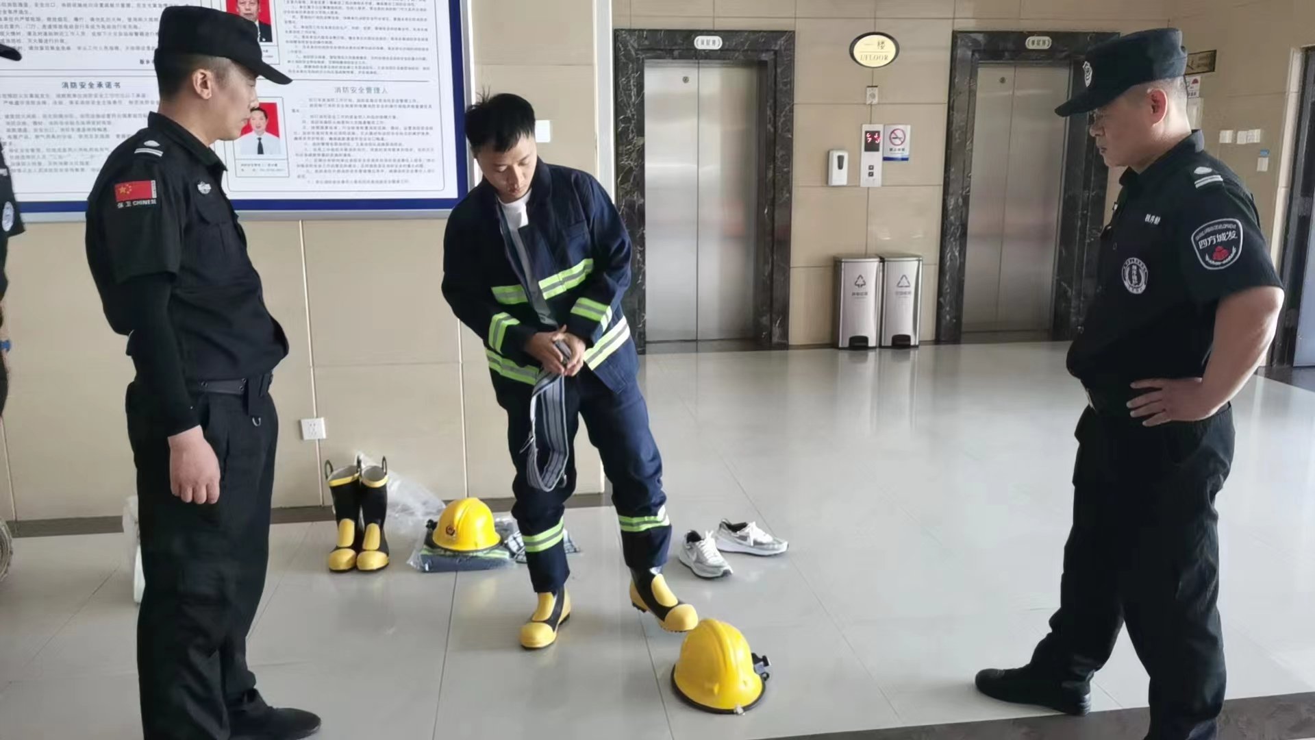 积极备战消防大比武1_副本.jpg