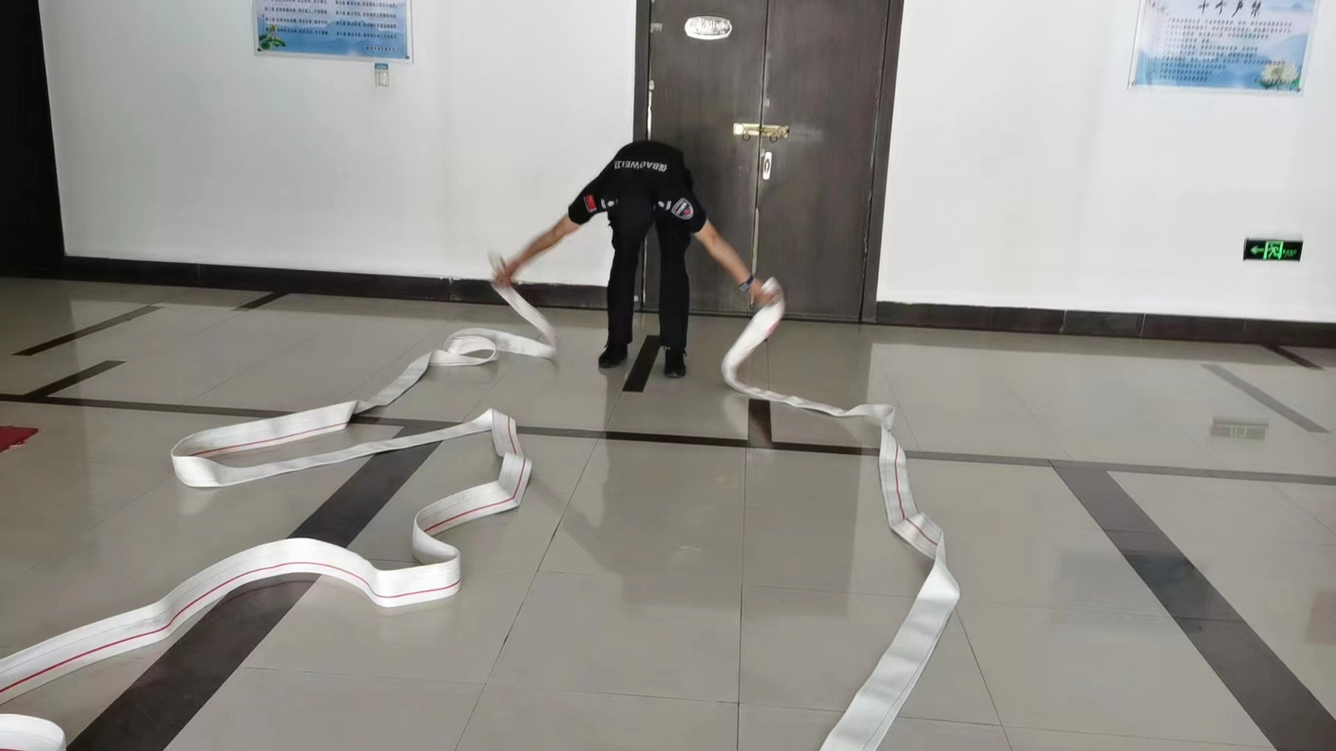 积极备战消防大比武2_副本.jpg